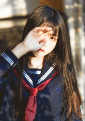 赤裸红唇_高清免费播放